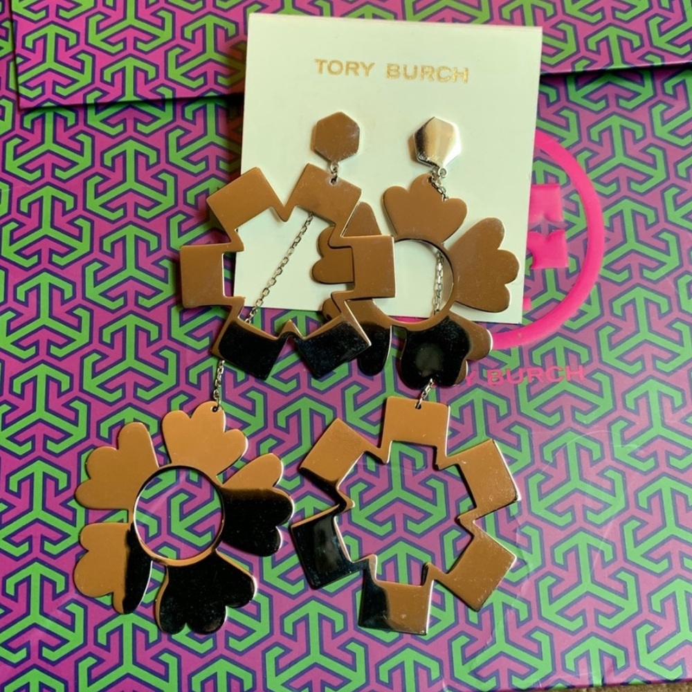 Tory Burch GEO SILVER TONE DROP EARRINGS - Picture 5 of 5